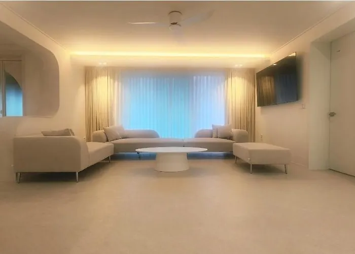 Hongdae Private House 6room 4bath 10beds *