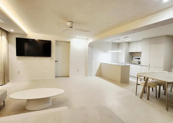 Hongdae Private House 6room 4bath 10beds 公寓