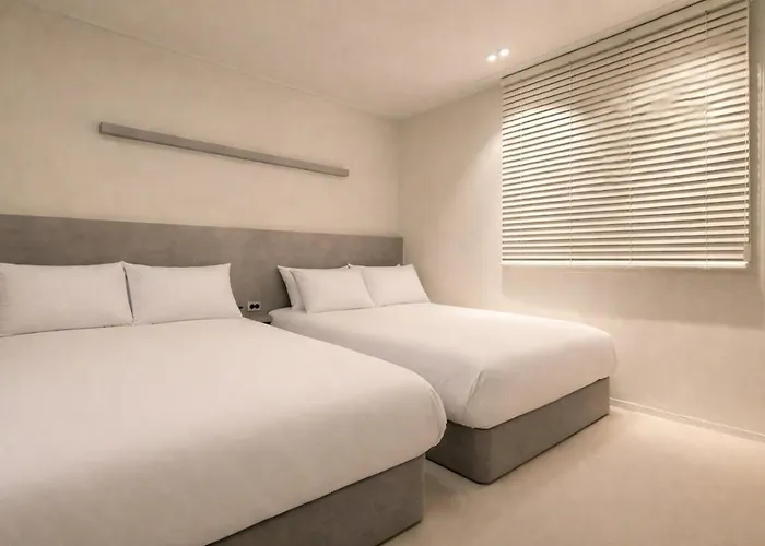 Hongdae Private House 6room 4bath 10beds *