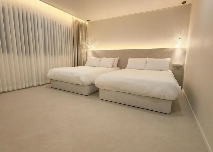 Hongdae Private House 6room 4bath 10beds *