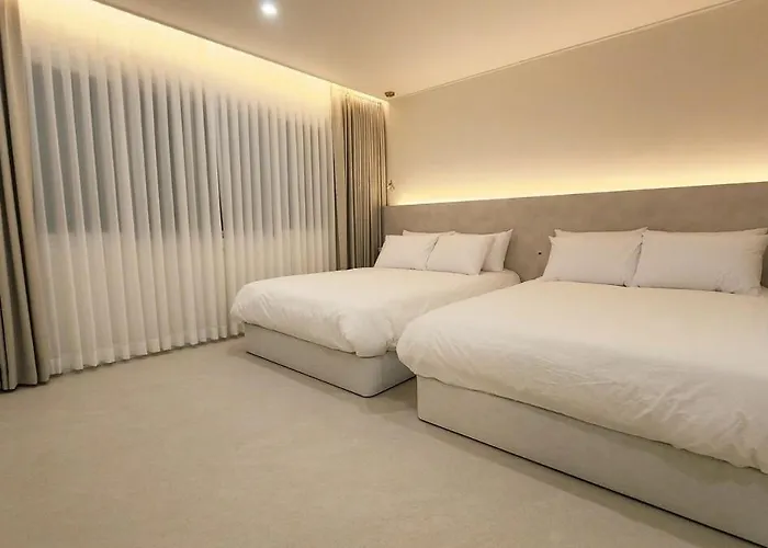 公寓 Hongdae Private House 6room 4bath 10beds *