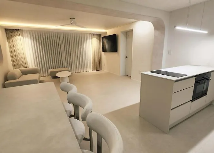 Hongdae Private House 6room 4bath 10beds *