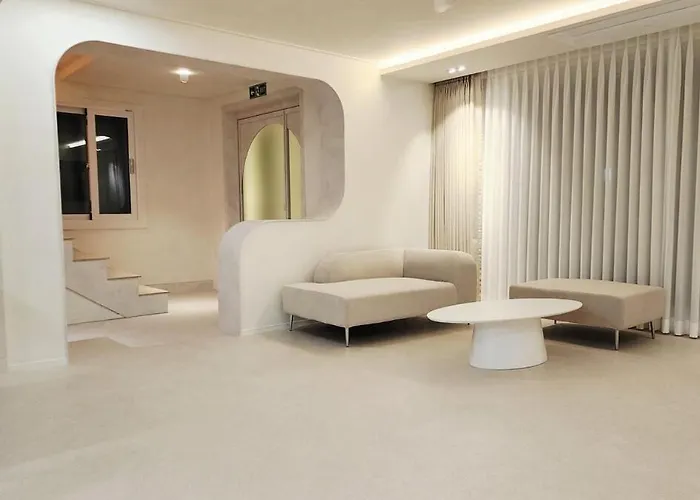 Hongdae Private House 6room 4bath 10beds