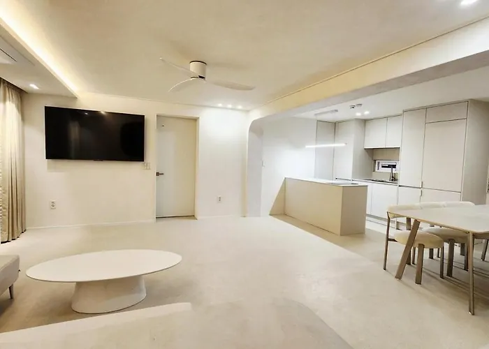 Hongdae Private House 6room 4bath 10beds 公寓