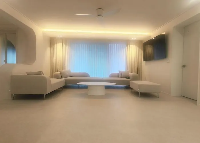 Hongdae Private House 6room 4bath 10beds * 首爾