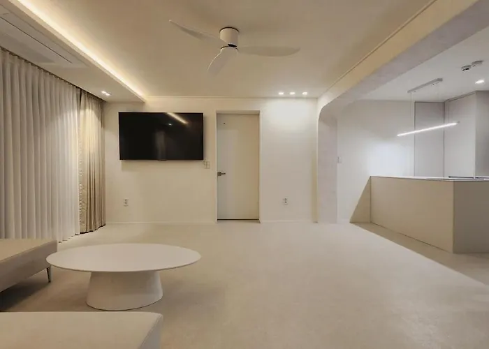 公寓 Hongdae Private House 6room 4bath 10beds